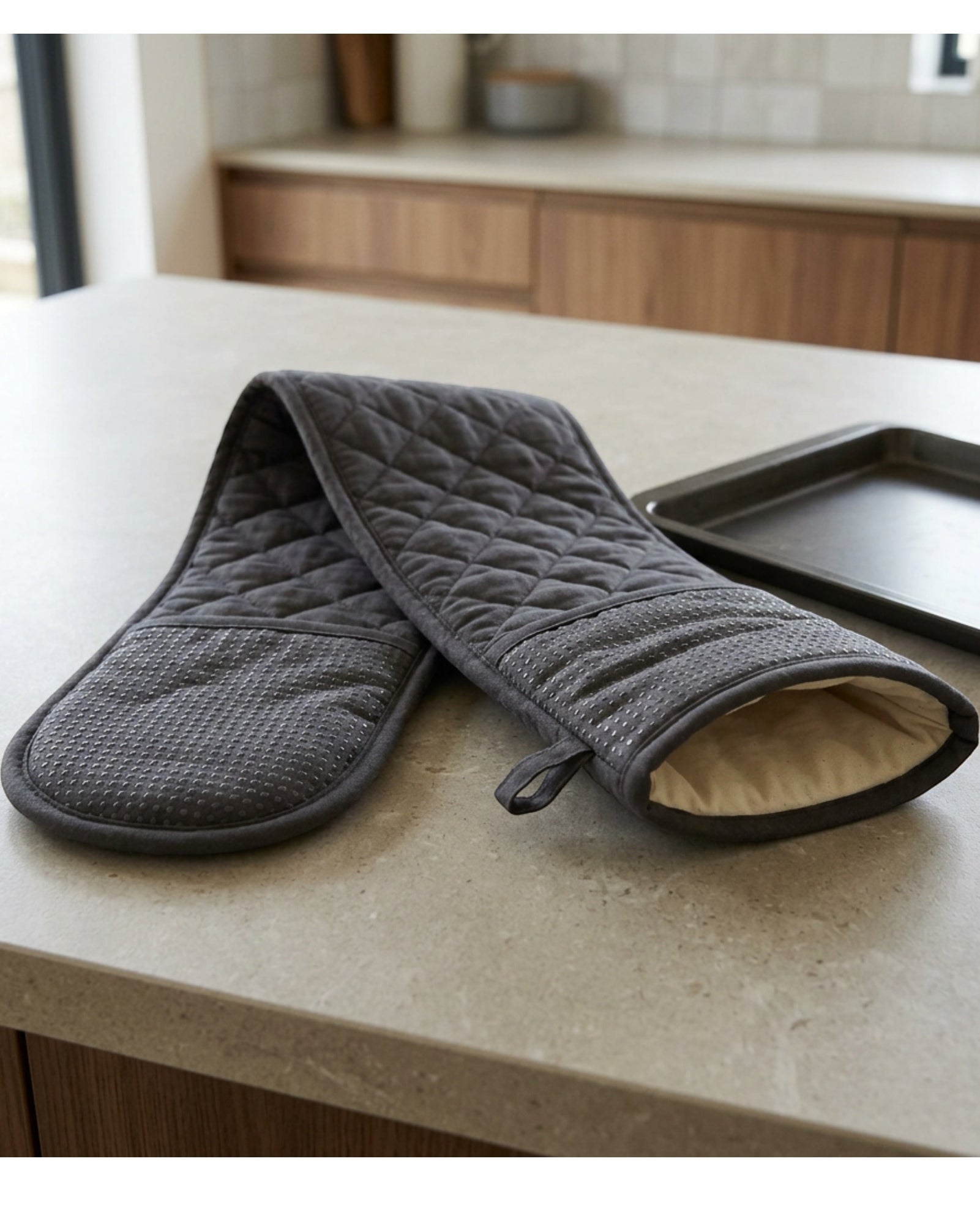 Nevas Double-Ended Quilted Oven Glove 88 x 18 cm Charcoal - Lifestyle view